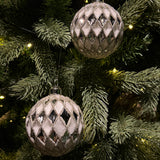 Hvit/Sølv Julekule - 8 cm